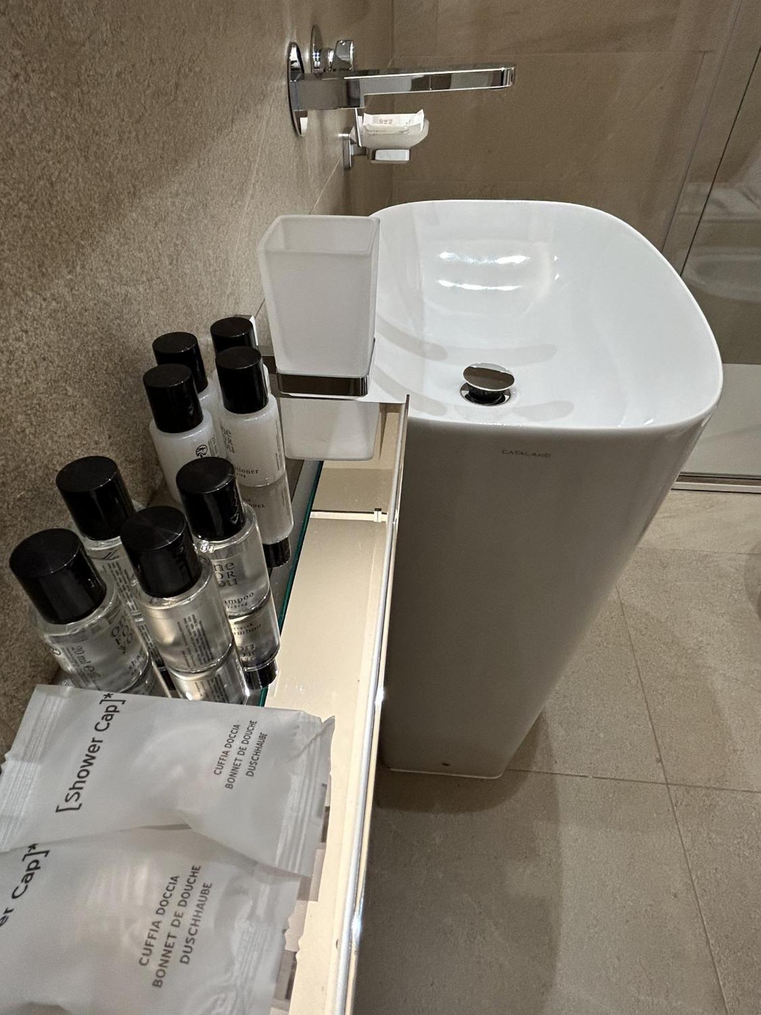 Astom Suites Рим Екстериор снимка